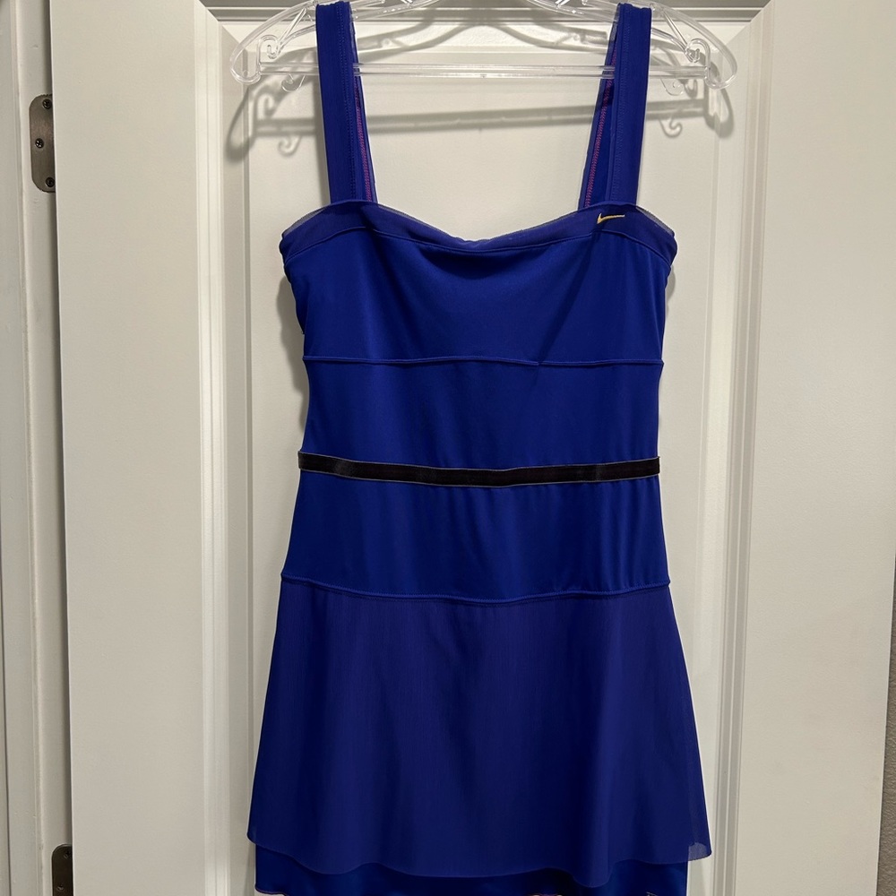 Super cute Nike Fit Dry women/girls tennis dress.